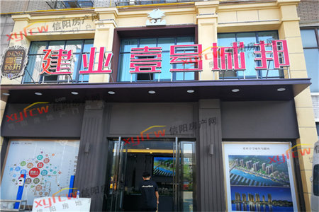 薛城兴安花园3室2厅1卫110平米，送车位和储藏室，龙潭